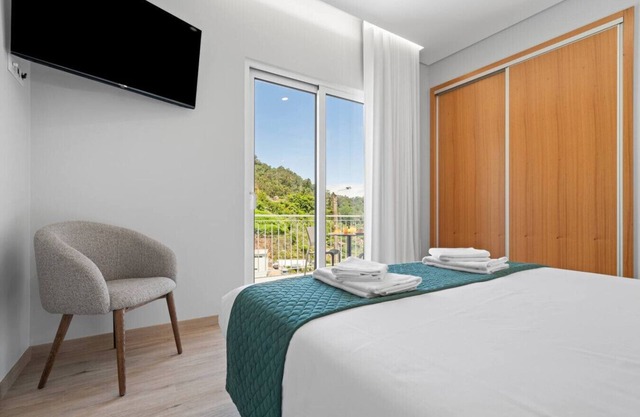 Deluxe Double Room with Balcony Q4