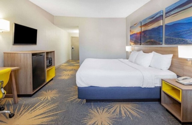 Deluxe Double Room with Two Double Beds - Non-Smoking