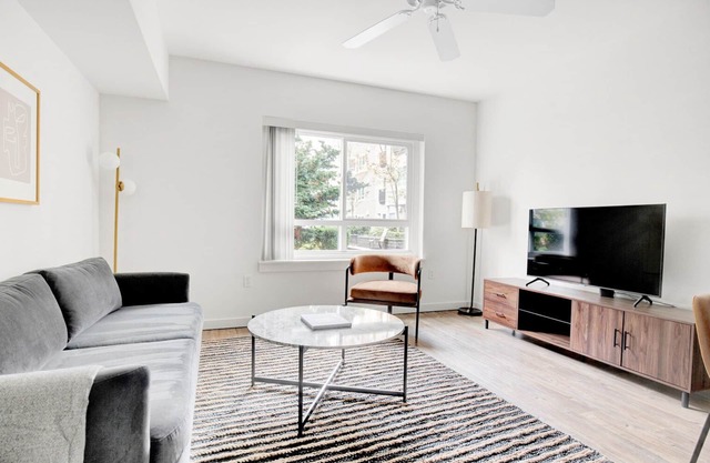 Deluxe Downtown Bellevue 2BR w/ W/D & Storage, near Shops, by Blueground