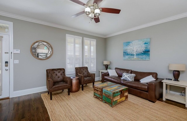 Deluxe downtown Tallahassee condo; great value!