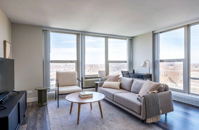 Deluxe Edgewater 1BR w/ Gym, Deck & Lounge, nr L, by Blueground