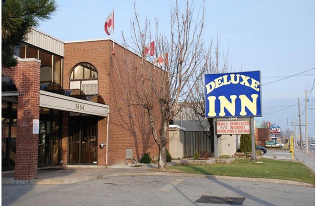 Deluxe Inn