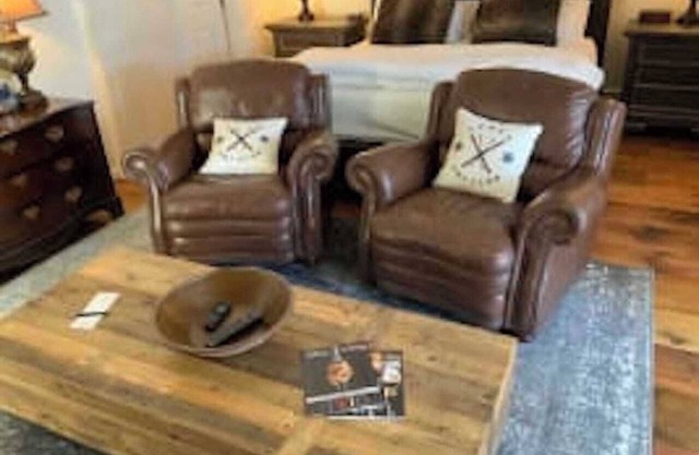 Deluxe King Suite, Living Room area w/sofa bed & fireplace, private entrance