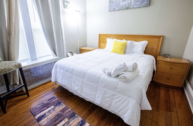 Deluxe Master Stay. Office Space. Close To All Essentials & Highways.