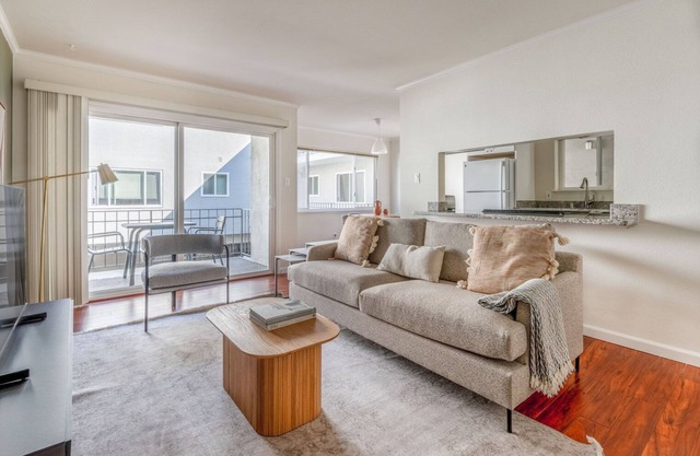 Deluxe Palo Alto 1BR w/ Garden & W/D, nr restaurants, by Blueground