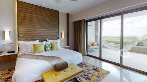 Deluxe Room at Garza Blanca Cancun