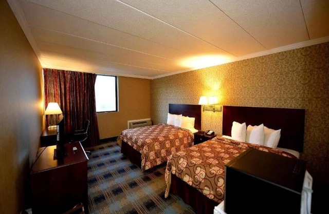 Deluxe Room, Two Queen Beds
