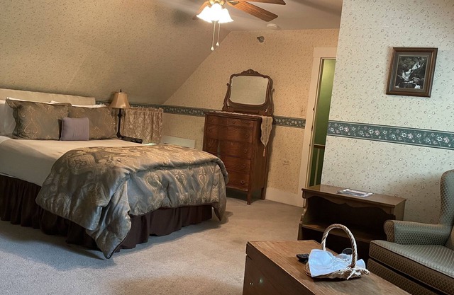 Deluxe Room with Fireplace Room 1