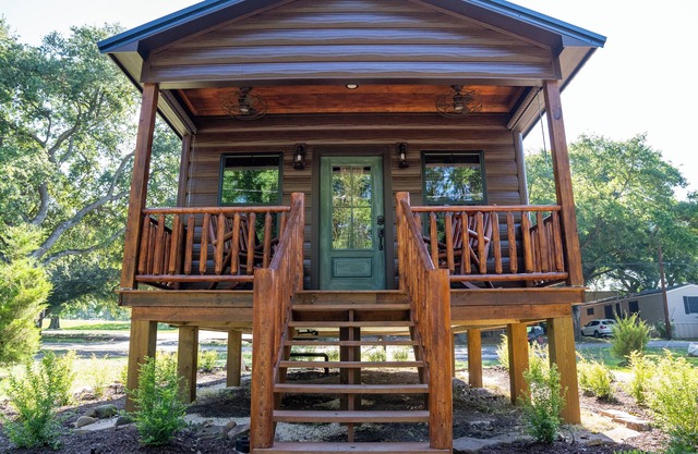 Deluxe Rustic Tiny Cabin