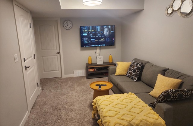 DELUXE SPACES