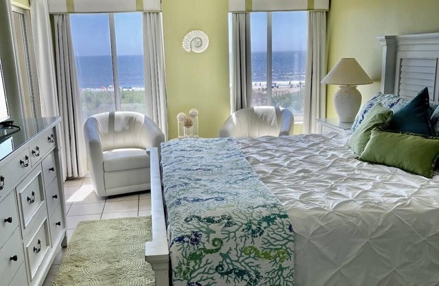 Deluxe, Spacious, Ocean Front Condo In Midtown OC, Mid town.