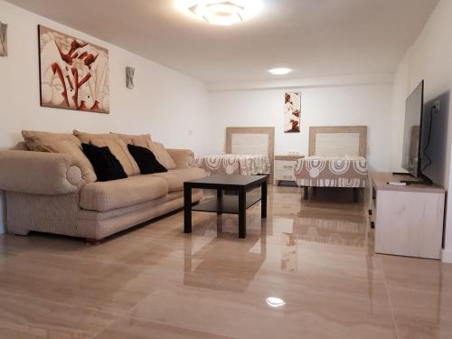 DELUXE Studio ATHOS 50 MP Garden patio BENALMADENA Golf & Beach