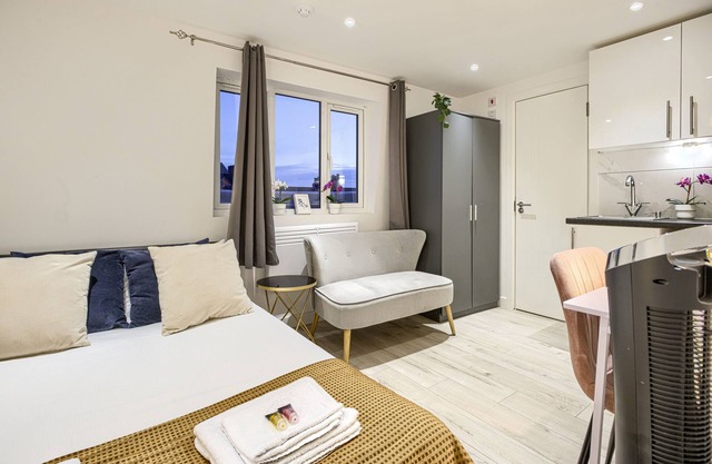 Studio-Deluxe-Ensuite-Stadtblick-9