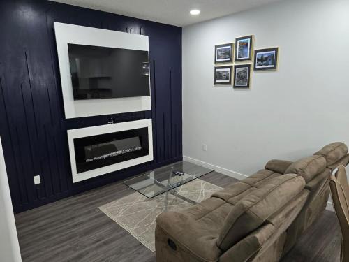 Deluxe Suite-2 Bedrooms with Full Kitchen