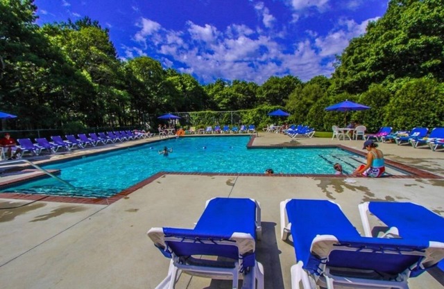 Deluxe townhouse at the charming Sea Mist Resort Resort with swimming pool