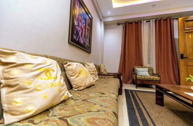 Deluxe Two- Bedroom Apartment