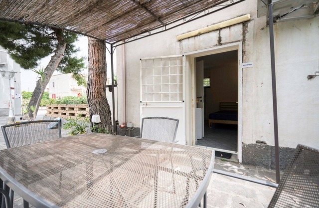 AbhängigkeitDie Depandance der Villa Vesuviana ist ein modernes und komfortables Studio-Apartment,