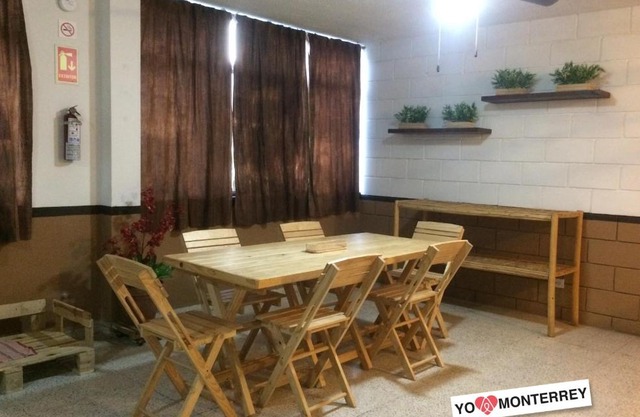 Departamento completo a pasos de Santa Lucia mty