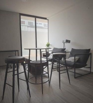 Departamento con alberca y terraza