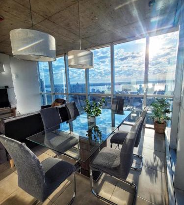 Departamento súper céntrico con vista al río Paraná