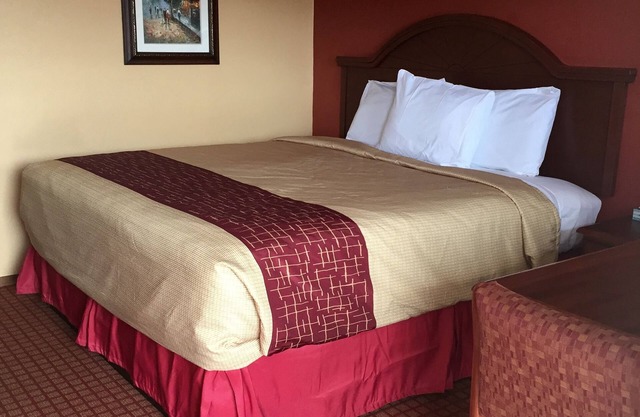 DeQueen Courtyard Inn
