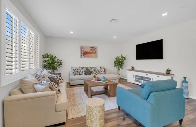 Desert Breeze! Close to March ARB and RUHS Hospital & Town!