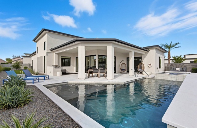 Desert Elegance-Heated Pool & Spa-North Scottsdale