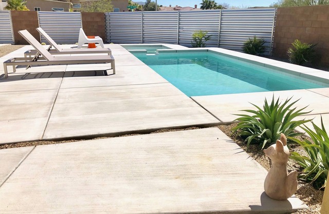 Desert Fox - Ein Haus aus der Mitte des Jahrhunderts mit Pool / Spa