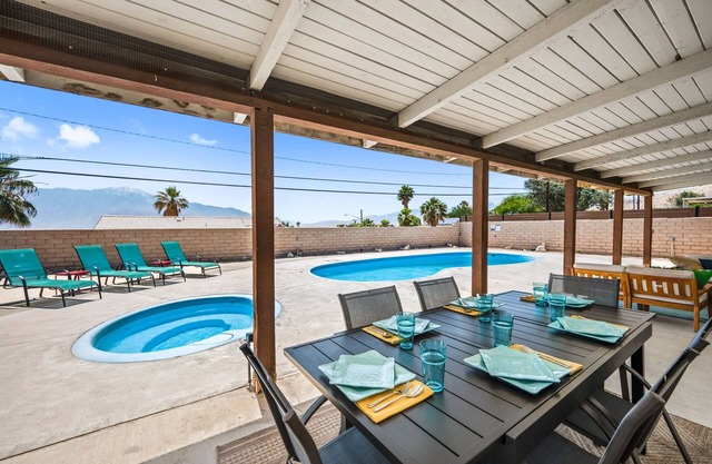 Desert Glow - Pool, Hot Tub, Game Room, & Stunning Views