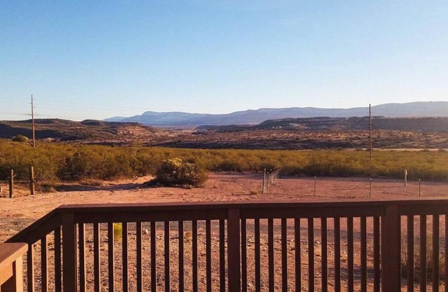 Desert Hillside Lodge 25 mins from Sedona
