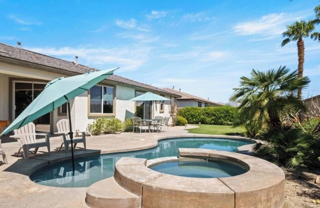 Desert home with Pool and Spa! 2 private rooms w/ private bathroom