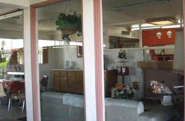 Desert Inn Motel
