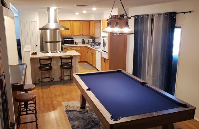 Desert, Lake & River Retreat. 15 mins to Laughlin. Close to everything.