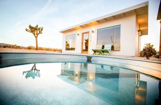 Desert Oasis, hot tub, pool and views on 7.5 acres!
