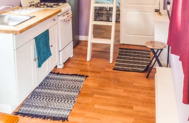 Desert Oasis Tiny Home - Bright, Cozy, Peaceful