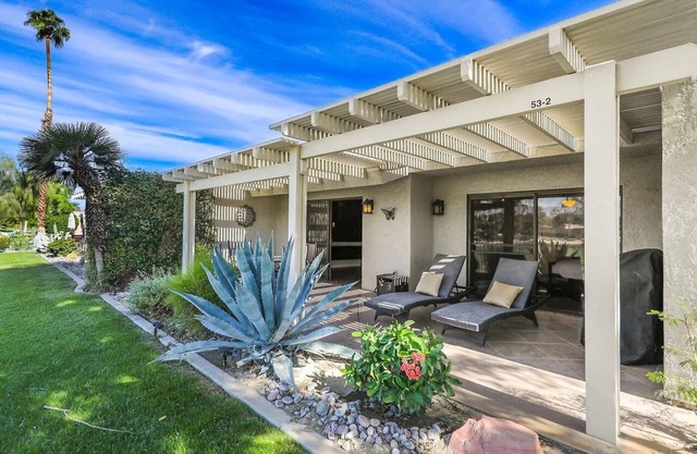Desert Paradise Retreat Awaits on Golf Course with Sunset & Mountain Views