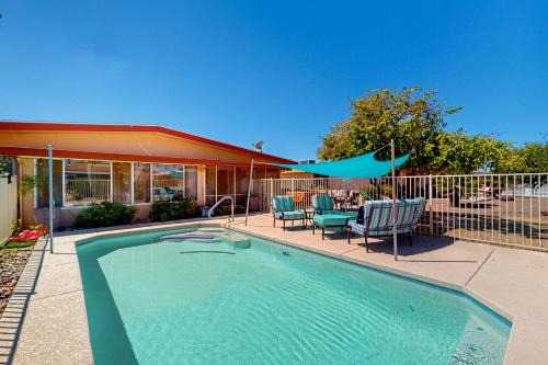 Desert Sun Retreat