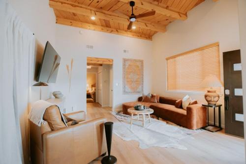 Desert Sunset-Hot Tub-Pet Friendly-No Pet Fees!