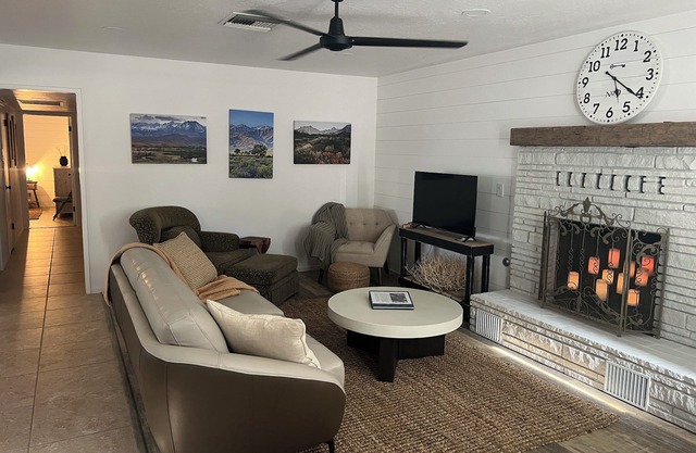 Desert Villa Oasis - Gateway to the Eastern Sierras, Death Valley, and Yosemite