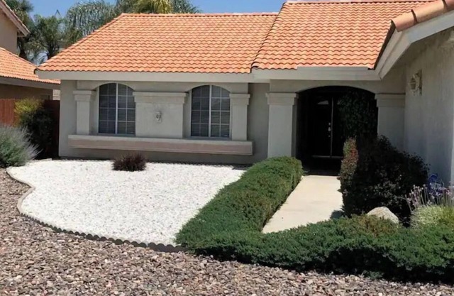 Desert Western House near Wine Country and Casinos