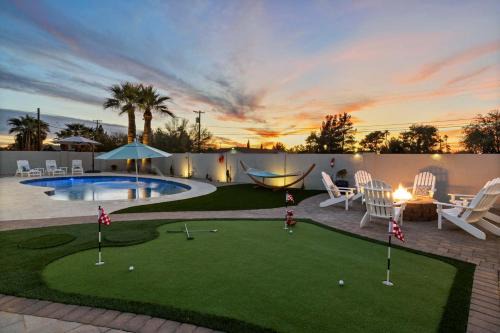 Desert Willow - Pool Spa Pickleball Basketball Court Plus Firepit & Putting Green