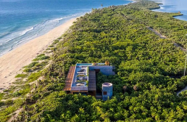 Design awards beach Villa with 4BR and sky pool