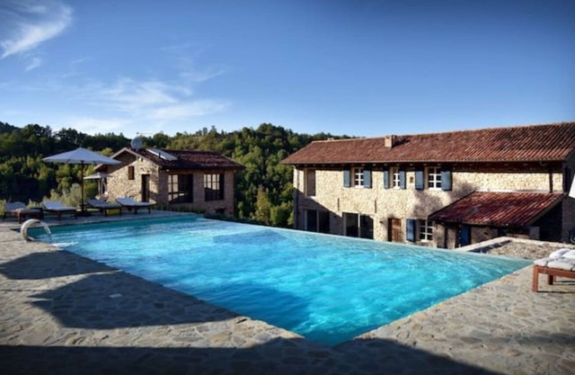Design-villa mit Salzwasserpool auf Großem Grund, Ruhige Lage und Toller Blick