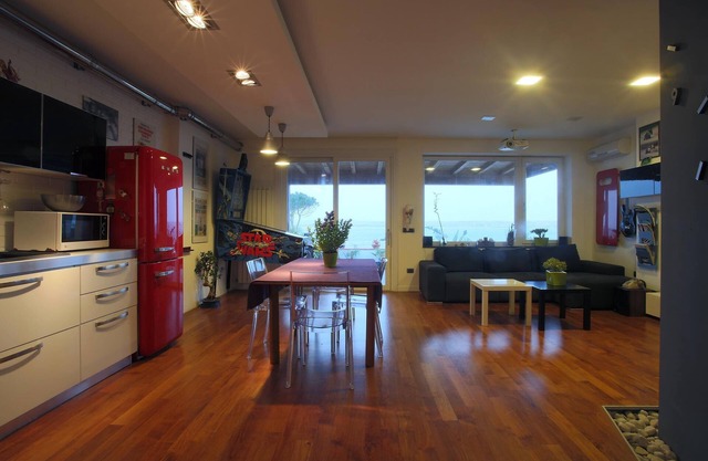 Design-Villa am Meer mit herrlichem Blick auf den Golf von Syrakus