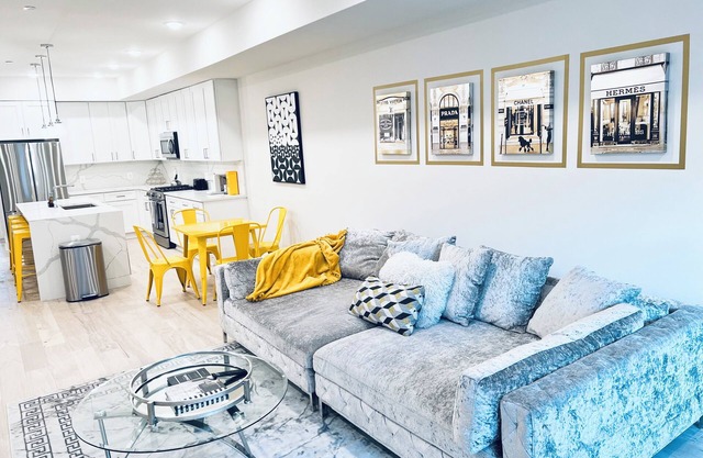 Designer 3BDR Penthouse+Private Rooftop Monument View+Parking Free Cancellation