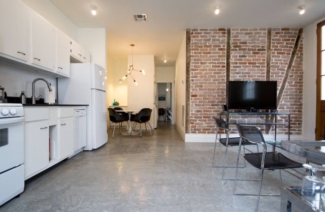 DESIGNER ART LOFT IN DER NÄHE DES FRANZÖSISCHEN VIERTELS UND DER FRANZÖSISCHEN MÄNNER - EIN FANTASTISCHER STANDORT!