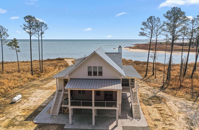 Designer Bayfront + Priv. Beach + Kayaks + Porches