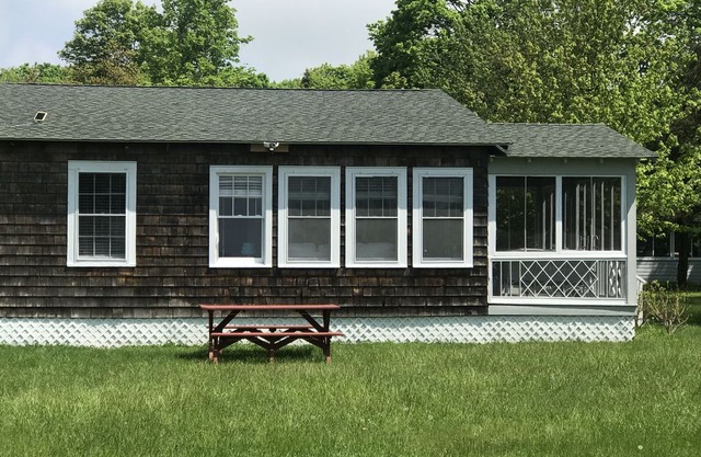 Designer Cottage Versteck mit Blick auf das Wasser / Rand der Hamptons