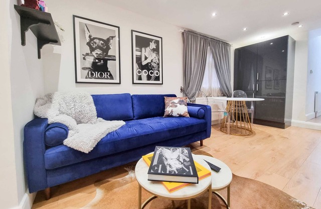 Designer Flat with Parking near Peckham & Brixton