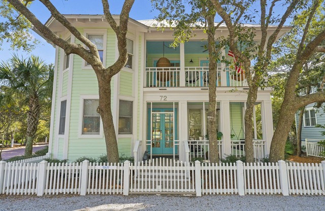 Designer Home in Seaside, FL! Walk to Pool and Beach + 2 Adult Bikes!